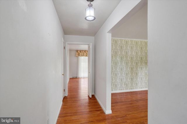 2050 HERMAN DR, York, PA 17408