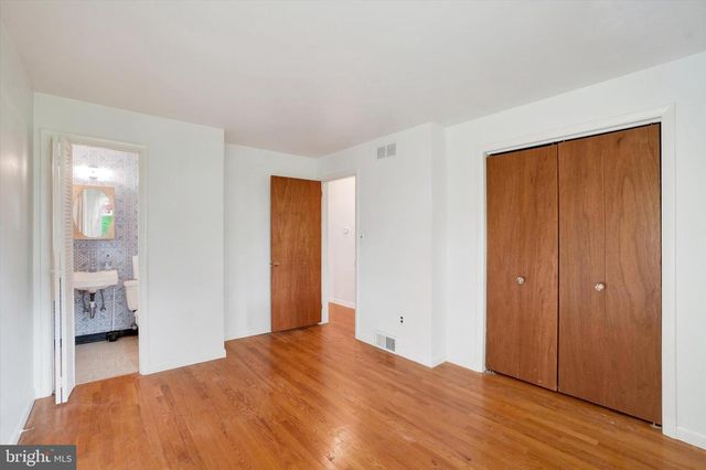 2050 HERMAN DR, York, PA 17408