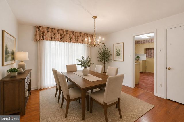 2050 HERMAN DR, York, PA 17408