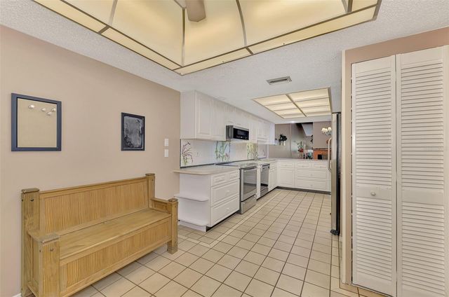 5903 LA VISTA LANE, Bradenton, FL 34210