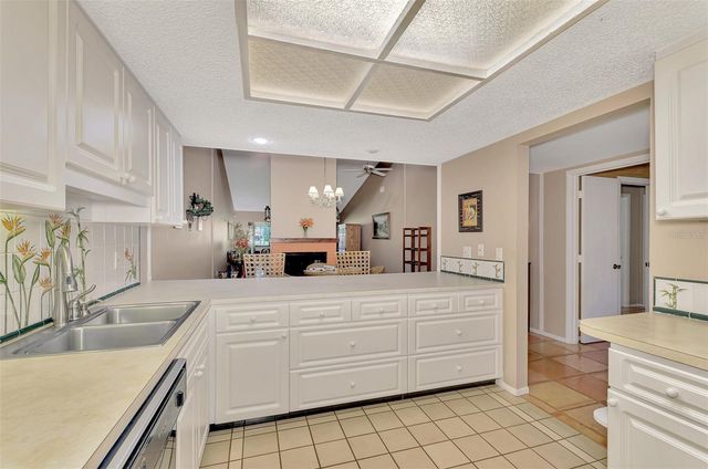 5903 LA VISTA LANE, Bradenton, FL 34210