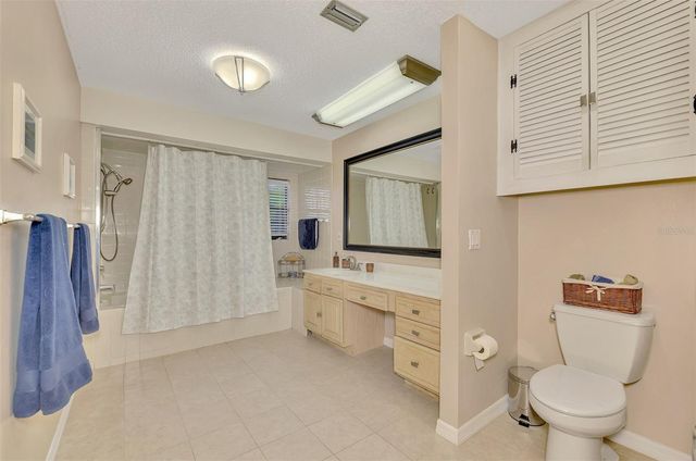 5903 LA VISTA LANE, Bradenton, FL 34210