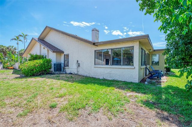 5903 LA VISTA LANE, Bradenton, FL 34210