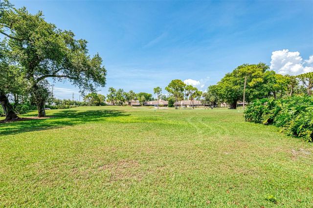 5903 LA VISTA LANE, Bradenton, FL 34210