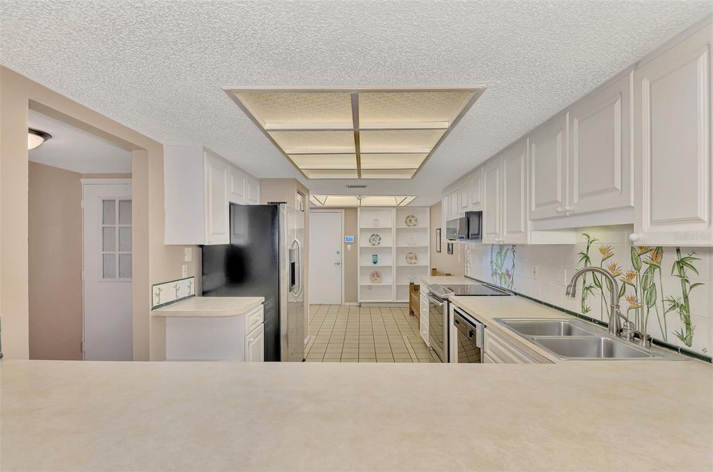 Image 13 of property listing at 5903 LA VISTA LANE, Bradenton, FL 34210