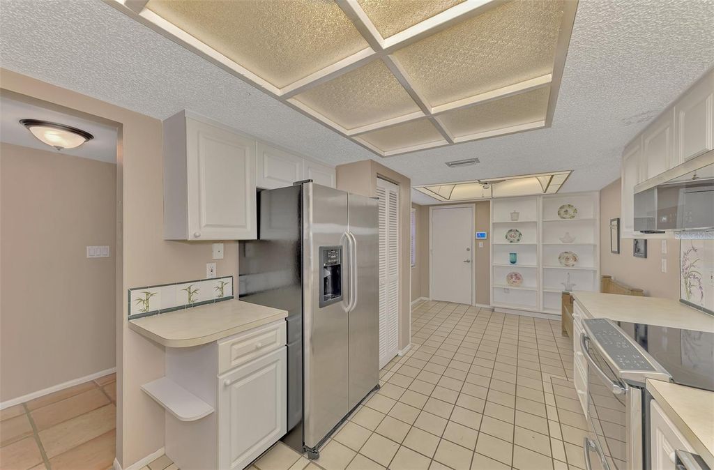 Image 18 of property listing at 5903 LA VISTA LANE, Bradenton, FL 34210
