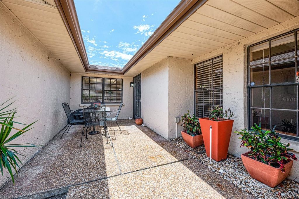 Image 6 of property listing at 5903 LA VISTA LANE, Bradenton, FL 34210