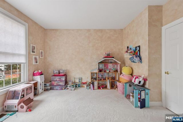 6 Sherry Court, Wayne, NJ 07470