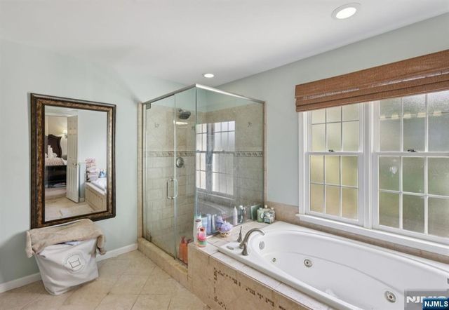 6 Sherry Court, Wayne, NJ 07470