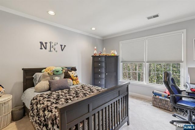 6 Sherry Court, Wayne, NJ 07470