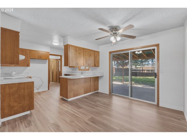 2504 Ne 84TH Ave, Vancouver, WA 98662