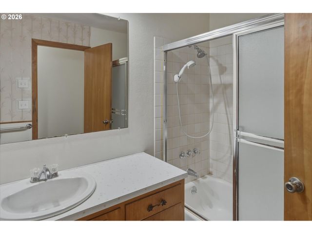 2504 Ne 84TH Ave, Vancouver, WA 98662