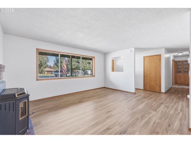 2504 Ne 84TH Ave, Vancouver, WA 98662