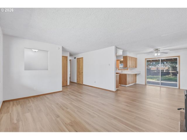 2504 Ne 84TH Ave, Vancouver, WA 98662