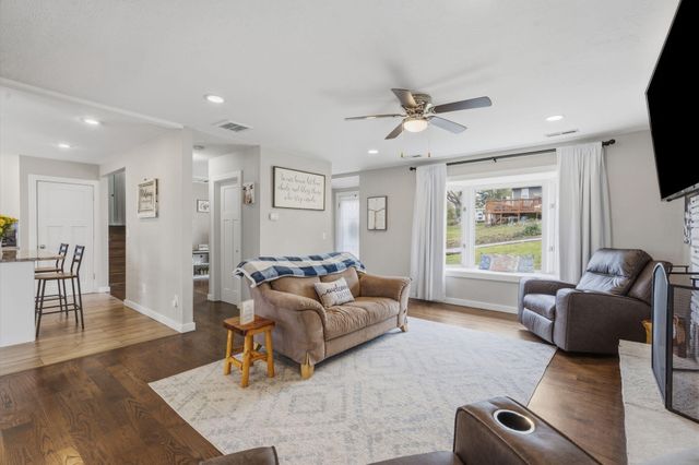 401 Walnut Lane, Branson, MO 65616