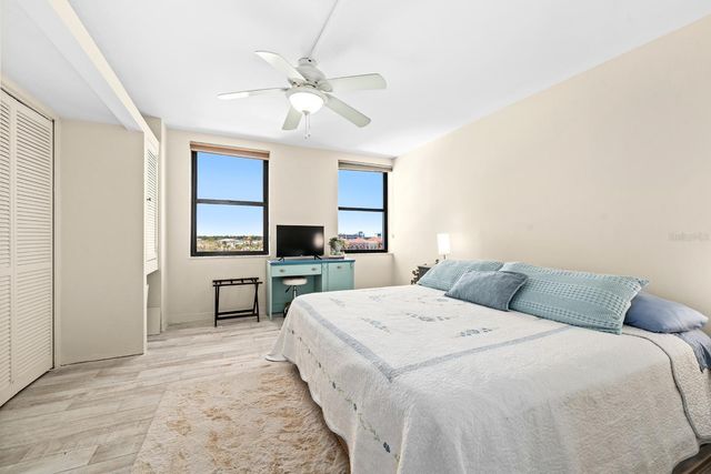 10355 PARADISE BOULEVARD 512, Treasure Island, FL 33706