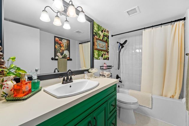 10355 PARADISE BOULEVARD 512, Treasure Island, FL 33706