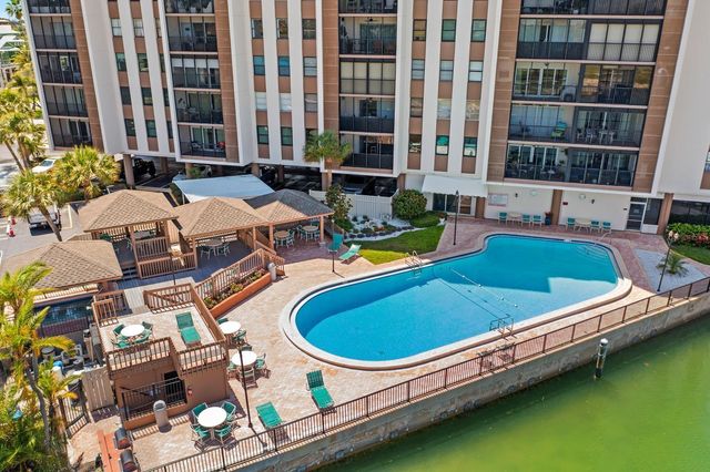 10355 PARADISE BOULEVARD 512, Treasure Island, FL 33706