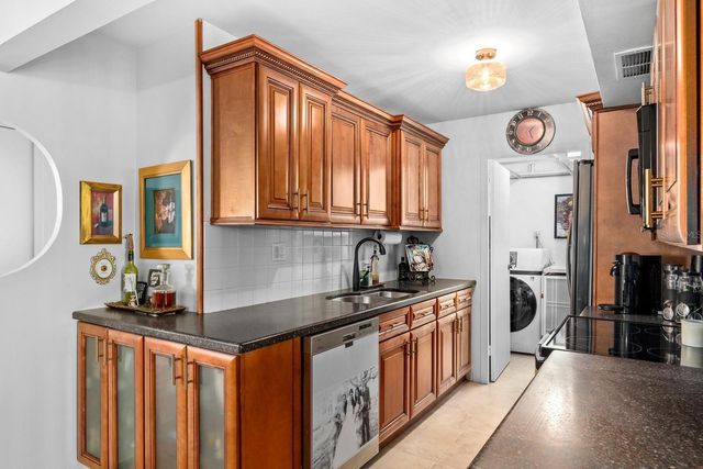 10355 PARADISE BOULEVARD 512, Treasure Island, FL 33706