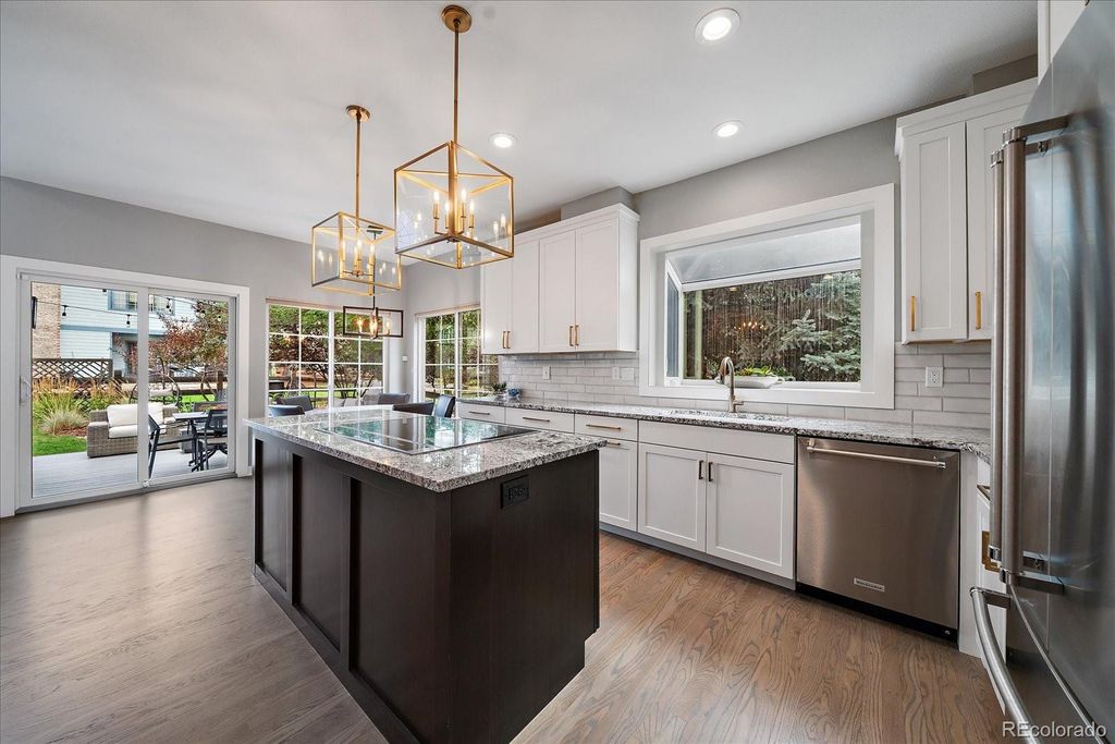 Image 10 of property listing at 12 Willow Oak, Littleton, CO 80127
