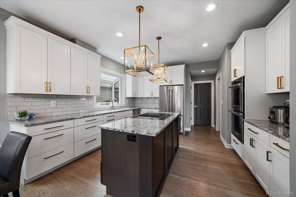 Image 13 of property listing at 12 Willow Oak, Littleton, CO 80127