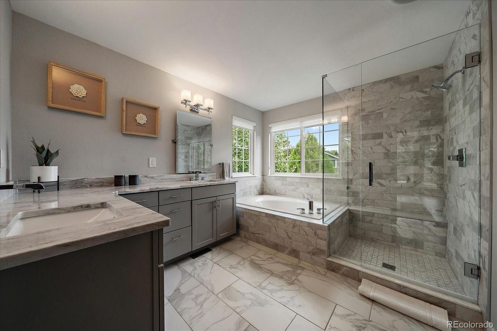 Image 28 of property listing at 12 Willow Oak, Littleton, CO 80127