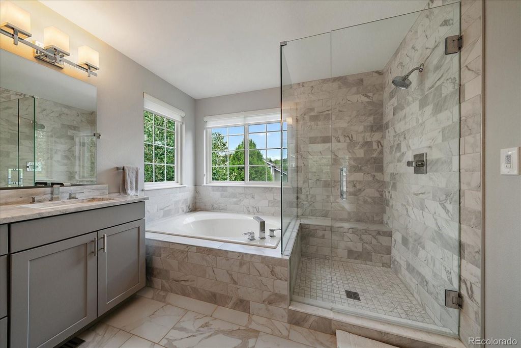 Image 30 of property listing at 12 Willow Oak, Littleton, CO 80127