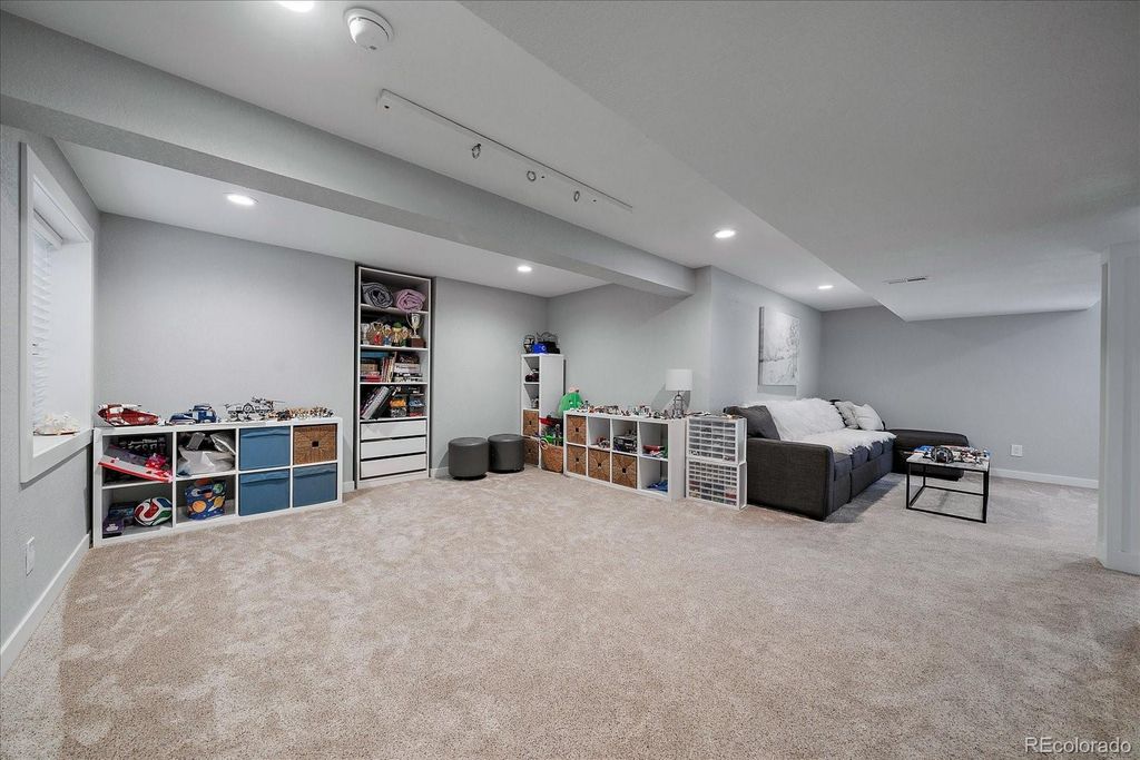 Image 34 of property listing at 12 Willow Oak, Littleton, CO 80127