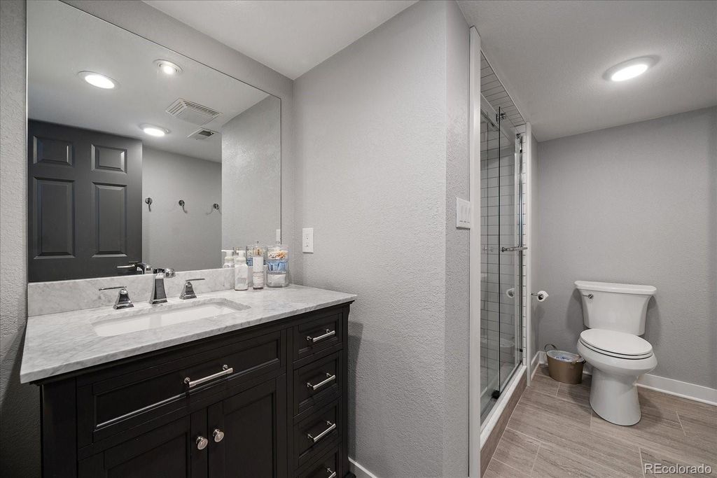 Image 39 of property listing at 12 Willow Oak, Littleton, CO 80127