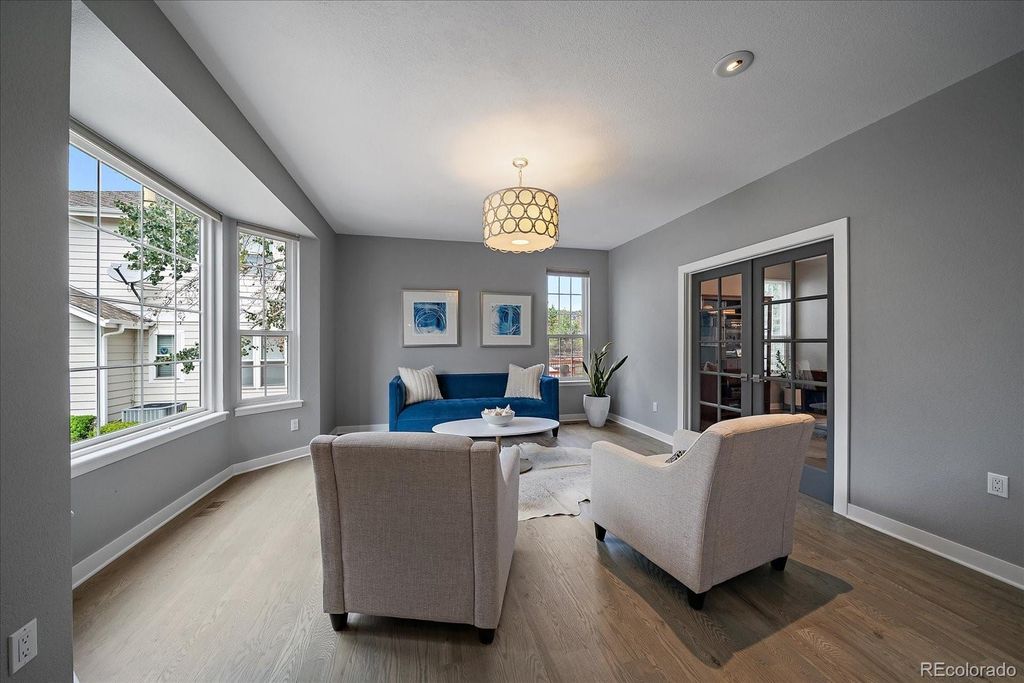 Image 5 of property listing at 12 Willow Oak, Littleton, CO 80127