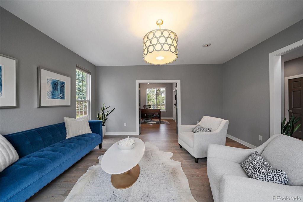 Image 6 of property listing at 12 Willow Oak, Littleton, CO 80127