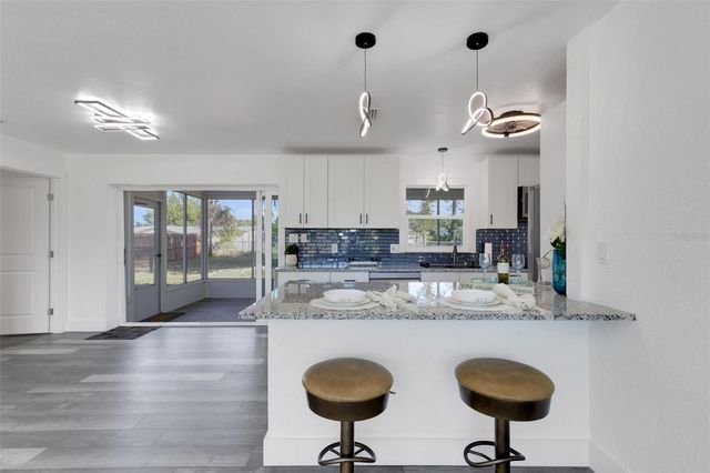 201 63RD STREET W, Bradenton, FL 34209