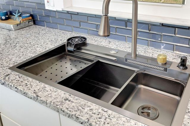 201 63RD STREET W, Bradenton, FL 34209