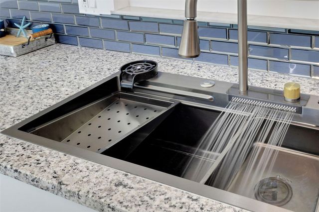 201 63RD STREET W, Bradenton, FL 34209