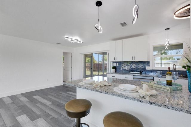 201 63RD STREET W, Bradenton, FL 34209