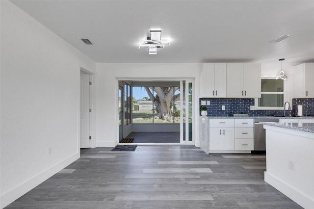 201 63RD STREET W, Bradenton, FL 34209