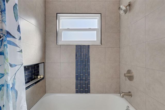 201 63RD STREET W, Bradenton, FL 34209