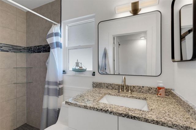 201 63RD STREET W, Bradenton, FL 34209