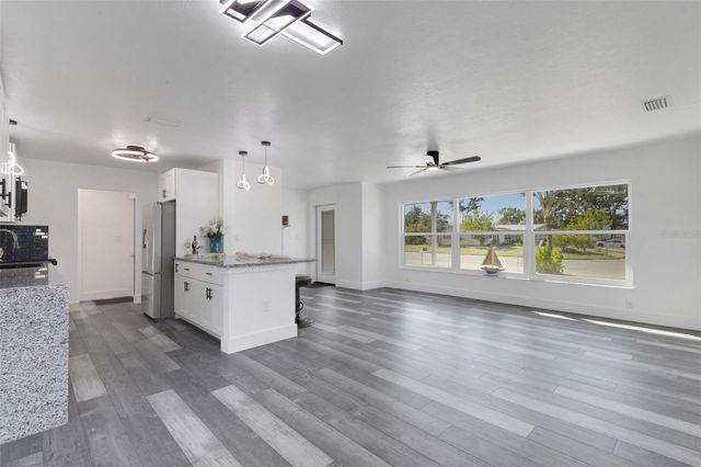 201 63RD STREET W, Bradenton, FL 34209