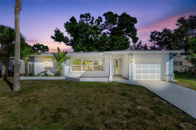 201 63RD STREET W, Bradenton, FL 34209