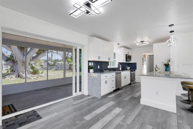 201 63RD STREET W, Bradenton, FL 34209