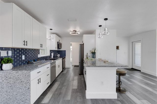 201 63RD STREET W, Bradenton, FL 34209