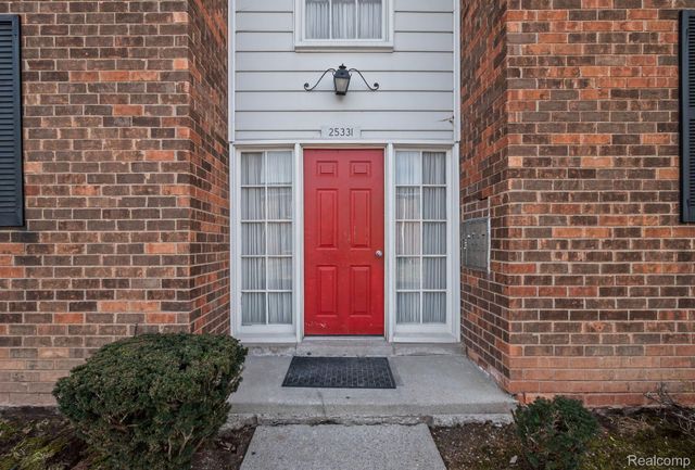 25331 Shiawassee Circle 206, Southfield, MI 48033