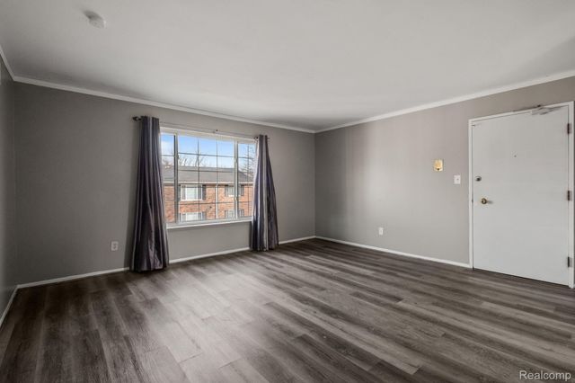 25331 Shiawassee Circle 206, Southfield, MI 48033