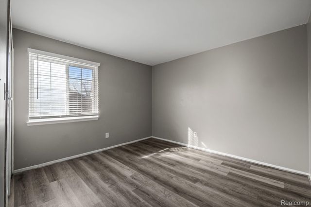 25331 Shiawassee Circle 206, Southfield, MI 48033