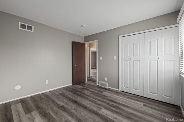 25331 Shiawassee Circle 206, Southfield, MI 48033