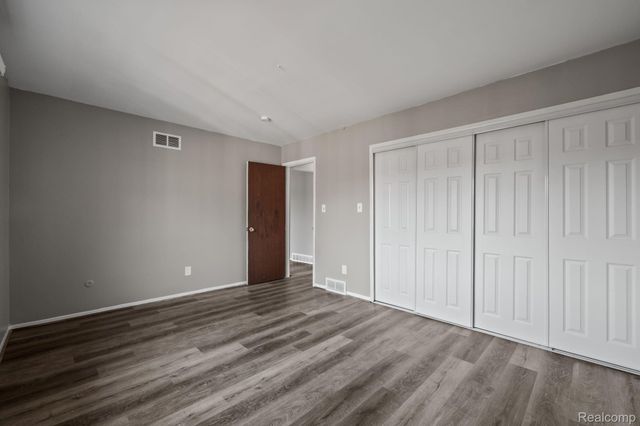 25331 Shiawassee Circle 206, Southfield, MI 48033