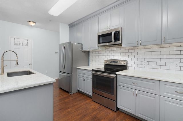 233 GOLDENRAIN DRIVE 202, Celebration, FL 34747
