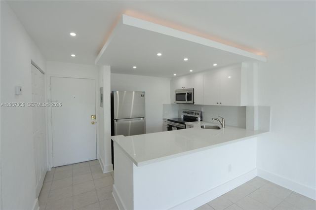 4550 NW 9th Street 418, Miami, FL 33126