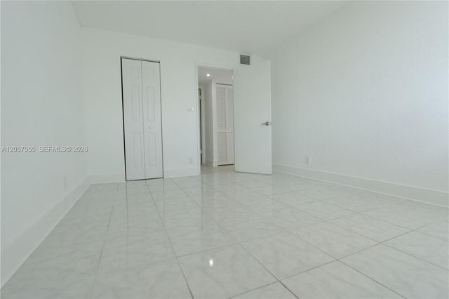 4550 NW 9th Street 418, Miami, FL 33126